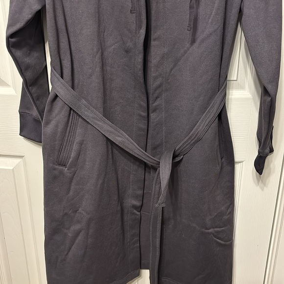 Black Hooded Robe - Picture 3 of 13